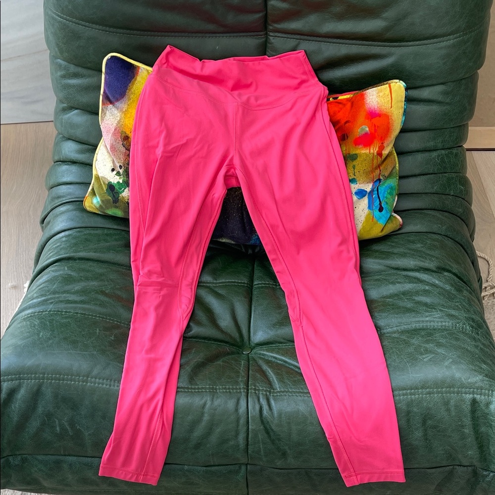 lululemom size 6 Wunder Train high rise leggings 25”